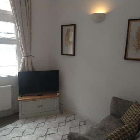 All Saints 2 Bed Apartment In Central Stamford With Parking Exterior photo