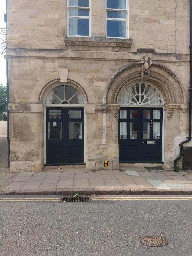 All Saints 2 Bed Apartment In Central Stamford With Parking Exterior photo